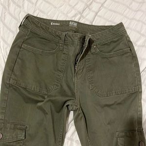 A.N.A army green cargo pants in size 4 skinny.